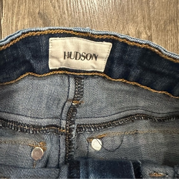 Hudson Girls Medium Wash Skinny Jeans Back Flap Pockets Size 10 - Picture 3 of 11